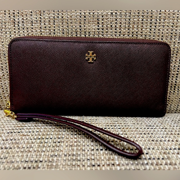 Tory Burch phone wallet/wristlet - Picture 1 of 2